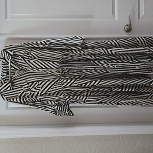 NWT: Torrid Black and Cream Geometric Long Sleeve Dress With A Collar